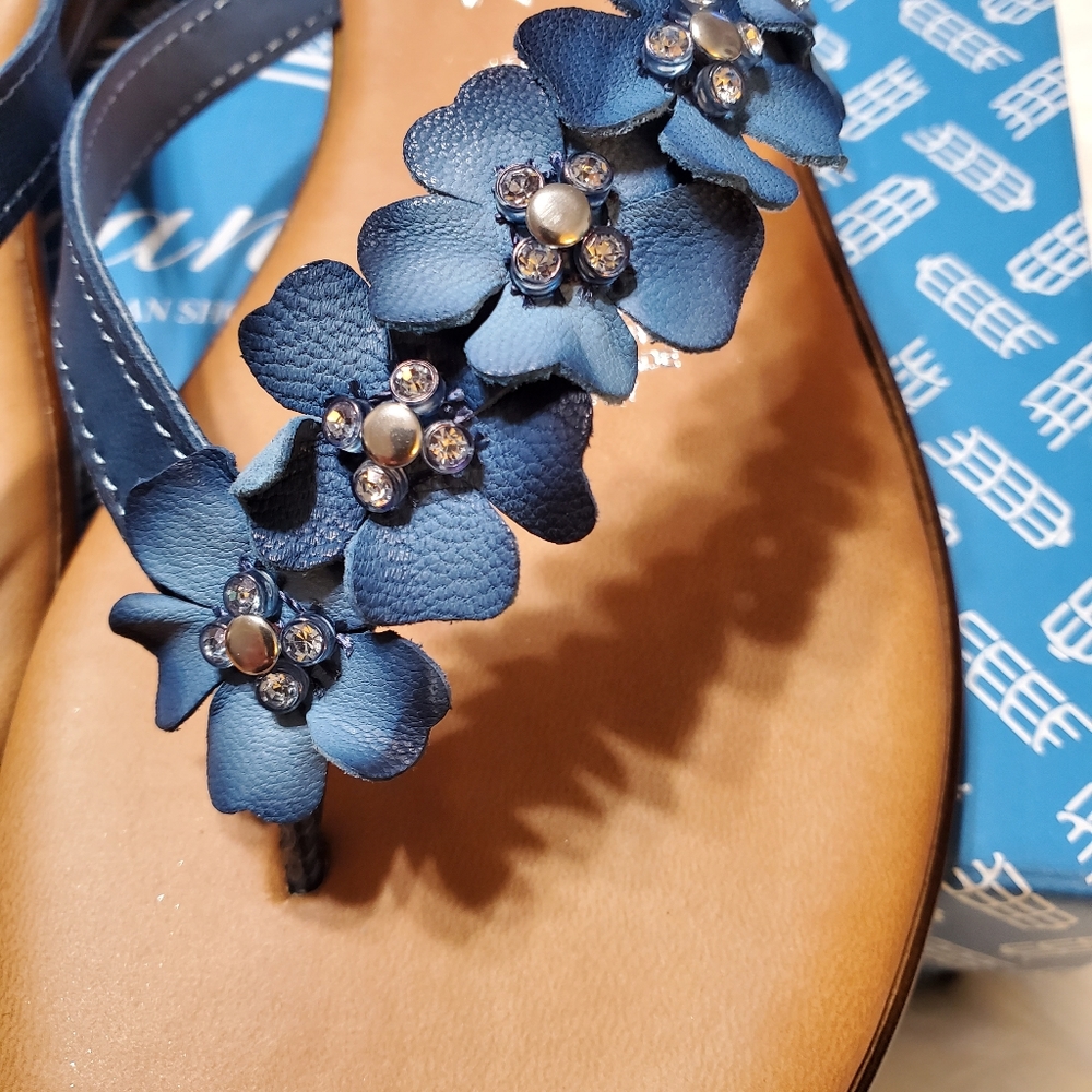 Italian Shoemakers Sandals - Picture 7 of 13